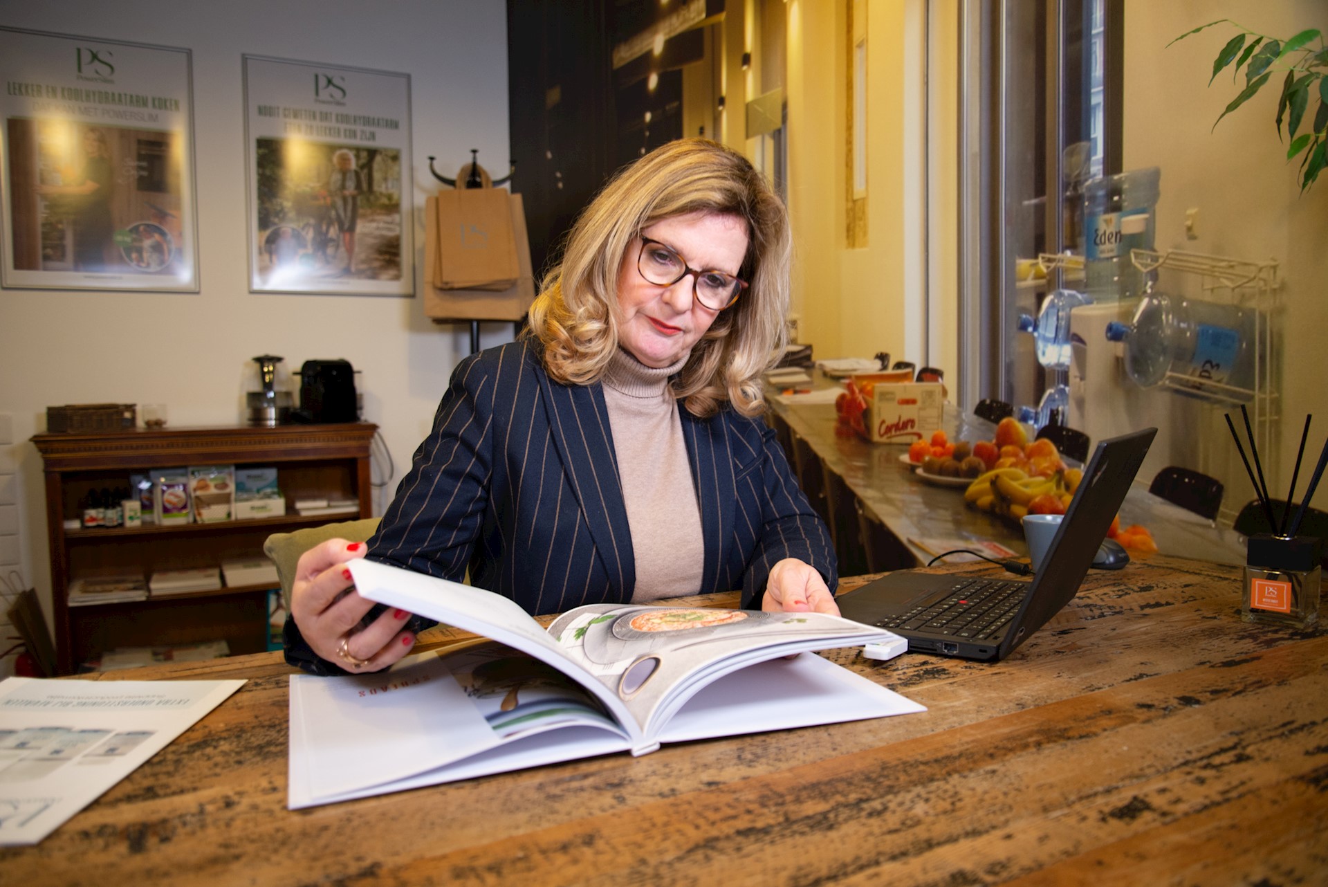 Coach Mirjam met PS. Food & Lifestyle kookboek